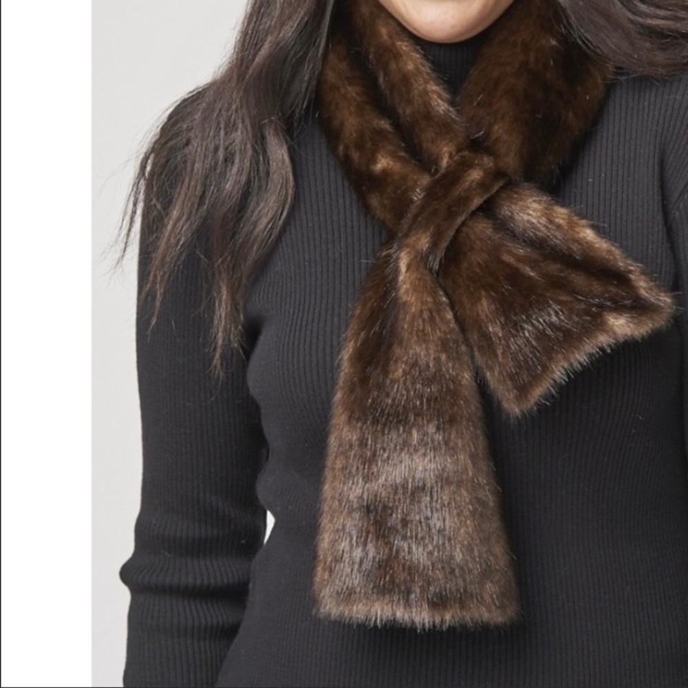 PARKHURST Faux Fur Scarf